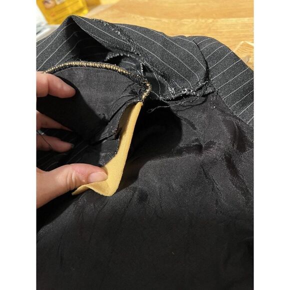 Chesley Black Pinstripe Blazer Womans• Shoulder Pads • Approx Size Large - Picture 6 of 8